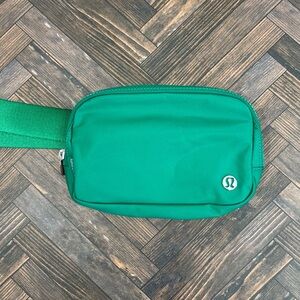 NWT Lululemon Everywhere Belt Bag In Raceway Green